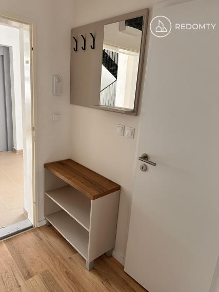 Na prenájom 1 izbový zariadený byt s parkovacím miestom, Kasárne, Brezno