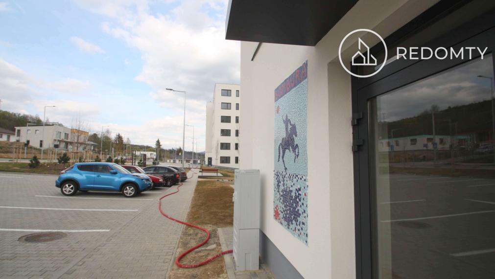 Na prenájom 1 izbový zariadený byt s parkovacím miestom, Kasárne, Brezno