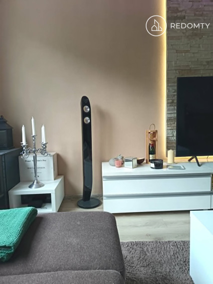Prenájom 3 izbového zrekonštruovaného zariadeného bytu 74,81 m2 ŠLN Brezno