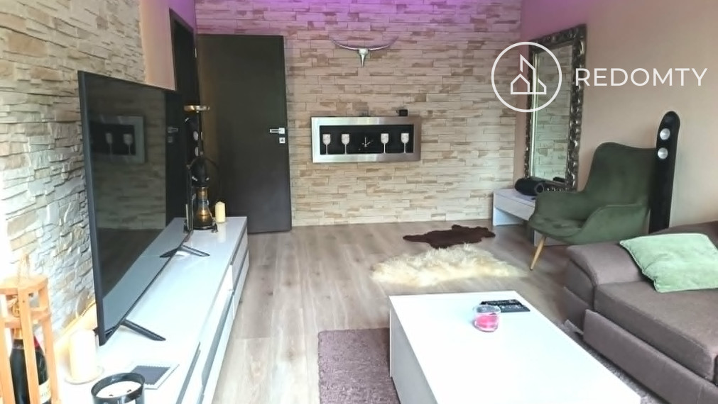 Prenájom 3 izbového zrekonštruovaného zariadeného bytu 74,81 m2 ŠLN Brezno