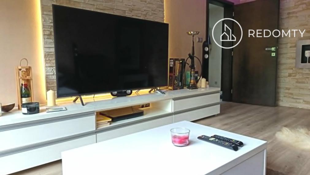 Prenájom 3 izbového zrekonštruovaného zariadeného bytu 74,81 m2 ŠLN Brezno
