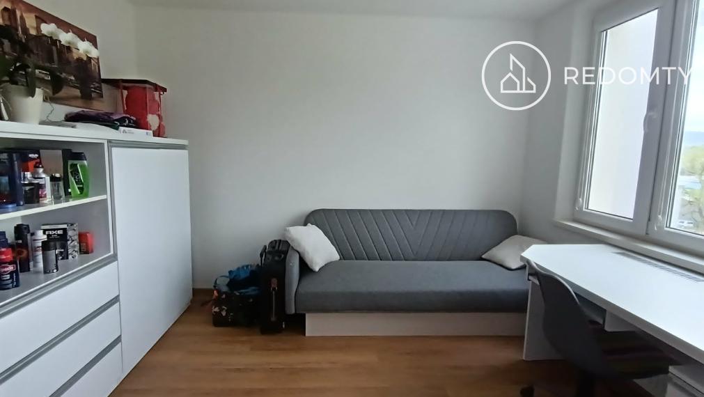 Prenájom 3 izbového zrekonštruovaného zariadeného bytu 74,81 m2 ŠLN Brezno