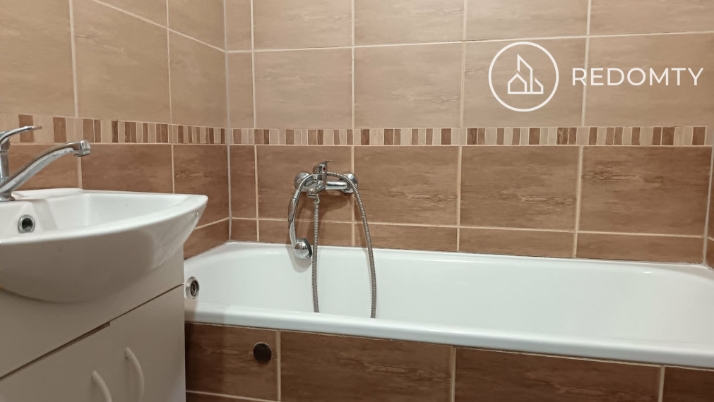 Prenájom 2 izb. zrekonštr. bytu s balkónom, Krčulova, Brezno