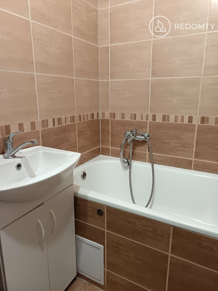 Prenájom 2 izb. zrekonštr. bytu s balkónom, Krčulova, Brezno