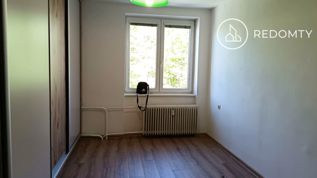 Prenájom 2 izb. zrekonštr. bytu s balkónom, Krčulova, Brezno