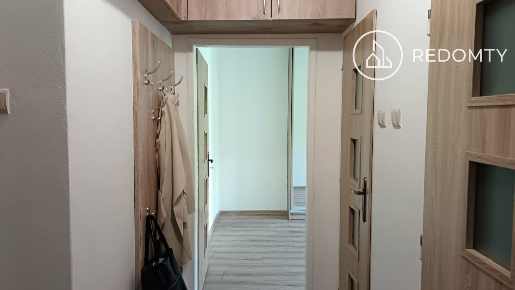 Prenájom 2 izb. zrekonštr. bytu s balkónom, Krčulova, Brezno