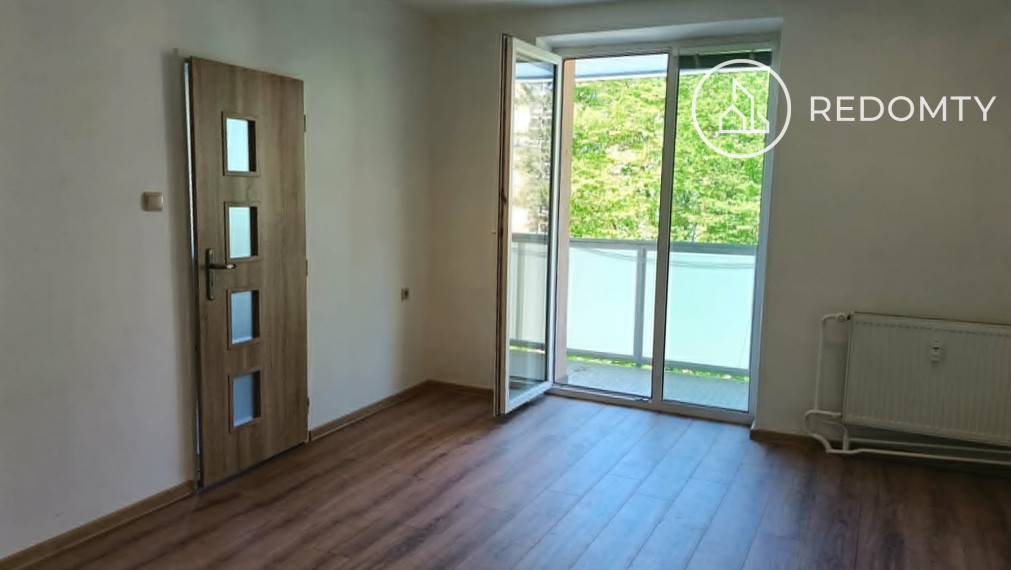 PRENAJATÉ Prenájom 2 izb. zrekonštr. bytu s balkónom, Krčulova, Brezno