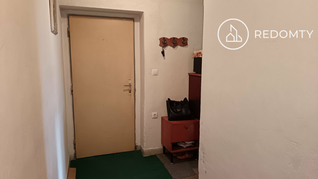 Predaj veľký 1 izbový tehlový byt 47,79 m2 na Kolkárni, Podbrezová