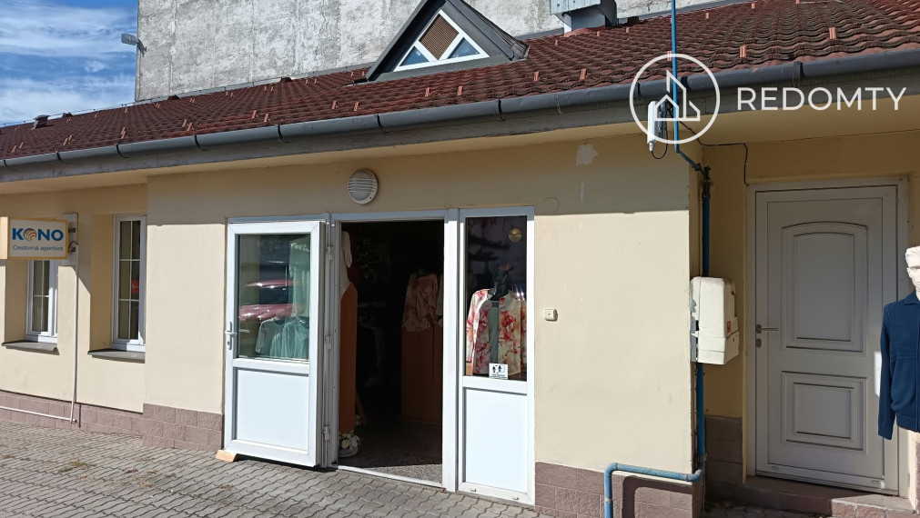Prenájom obchodný priestor 20 m2 vo dvore za pasážou na nám. M. R. Štefánika, Brezno