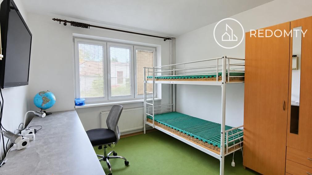 Prenájom zrekonštruované zariadeného 2 izbového bytu, Štiavnička, Podbrezová