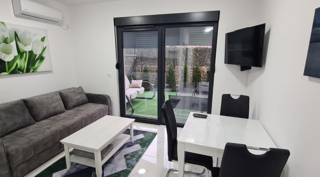 Investičná nehnuteľnosť pri mori, Djenovici, Čierna Hora