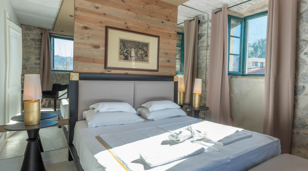 Mini hotel s bazénom Risan, Čierna Hora