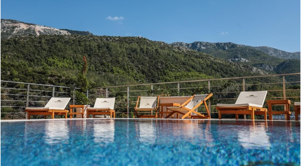 Predaj 1 izbový priestranný byt, Becici, Čierna Hora