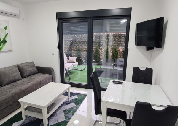 Investičná nehnuteľnosť pri mori, Djenovici, Čierna Hora