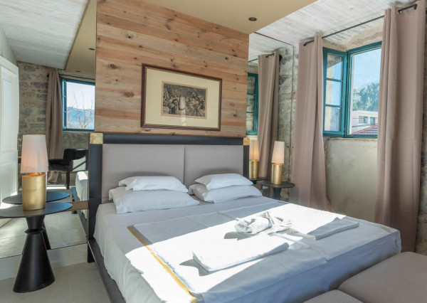 Mini hotel s bazénom Risan, Čierna Hora